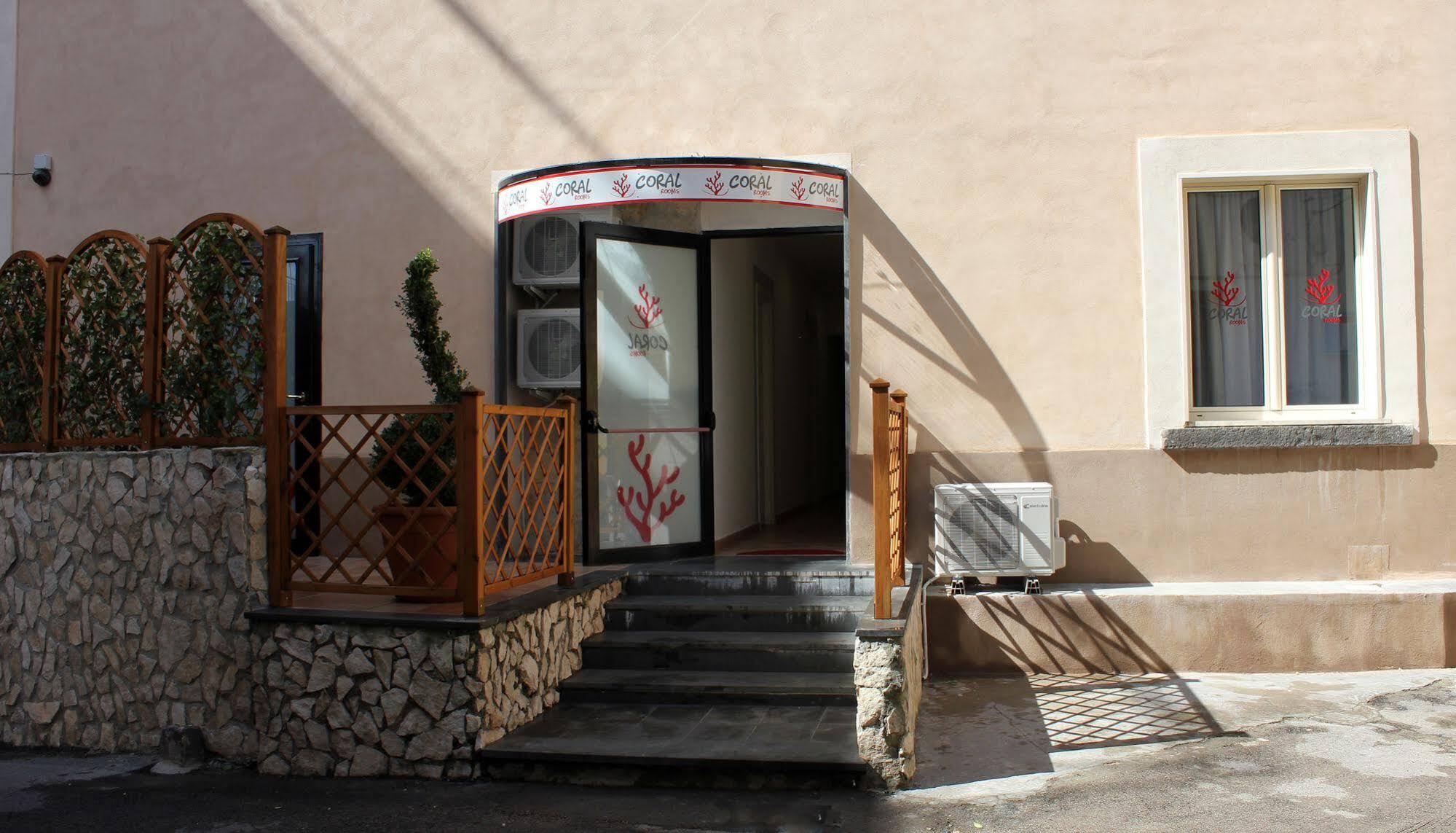 Coral Rooms Torre del Greco Exterior photo